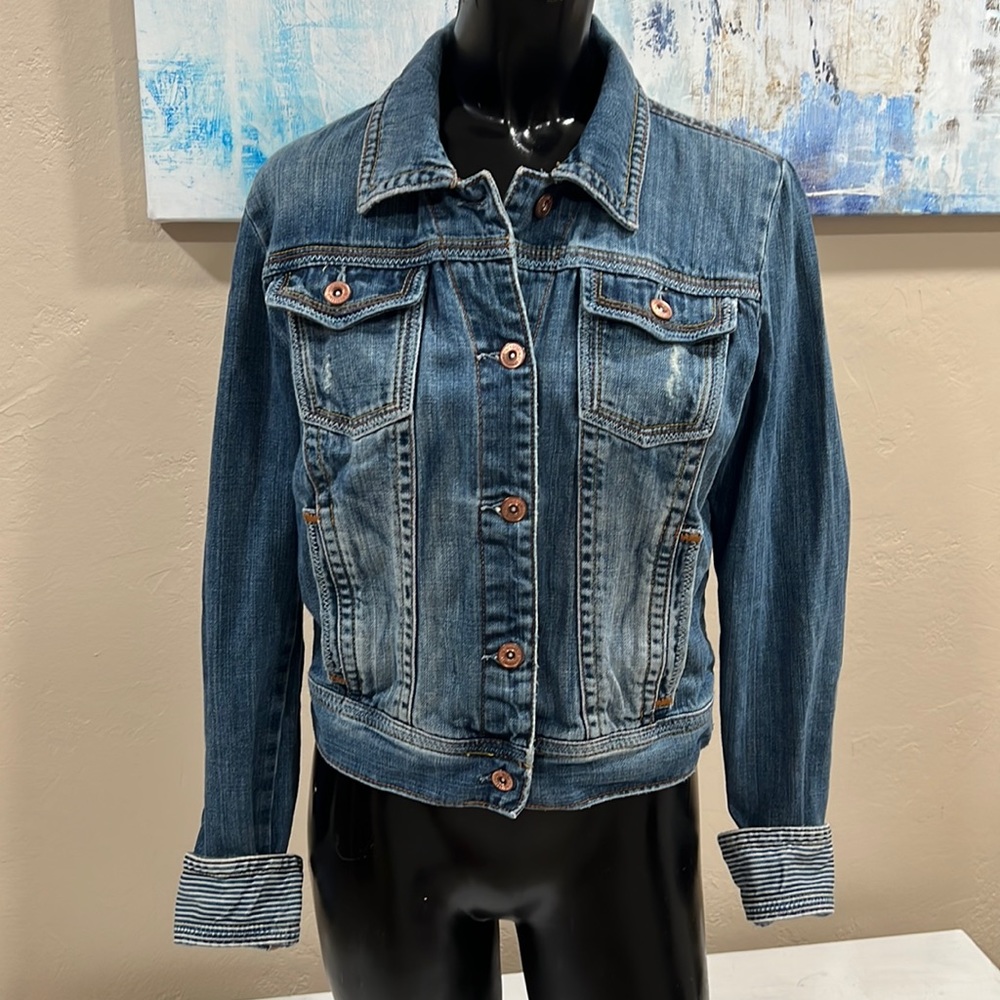 Aeropostale Woman’s / teen denim jean wash blue jacket with button front
